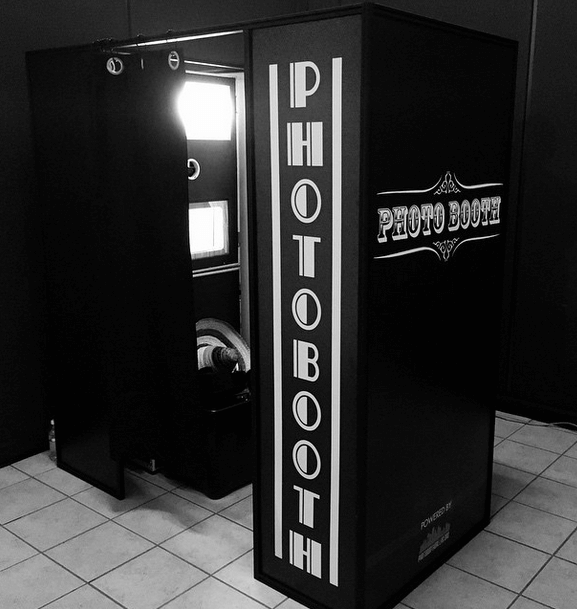 four flashes photo booths four flashes photo booths
